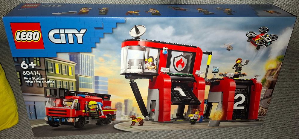 Nowe klocki LEGO City 60414 - Remiza strażacka z wozem strażackim