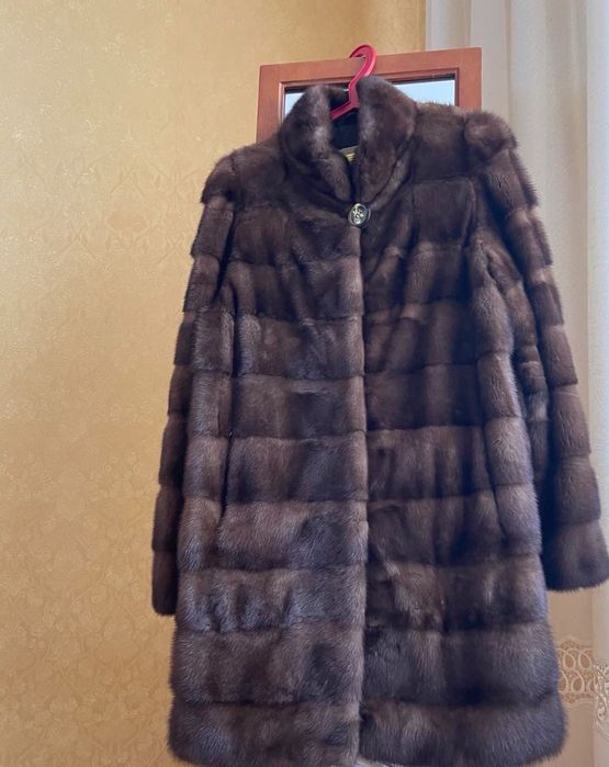 Шуба норкова коричнева.