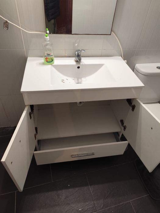 Aluga-se Anexo com WC