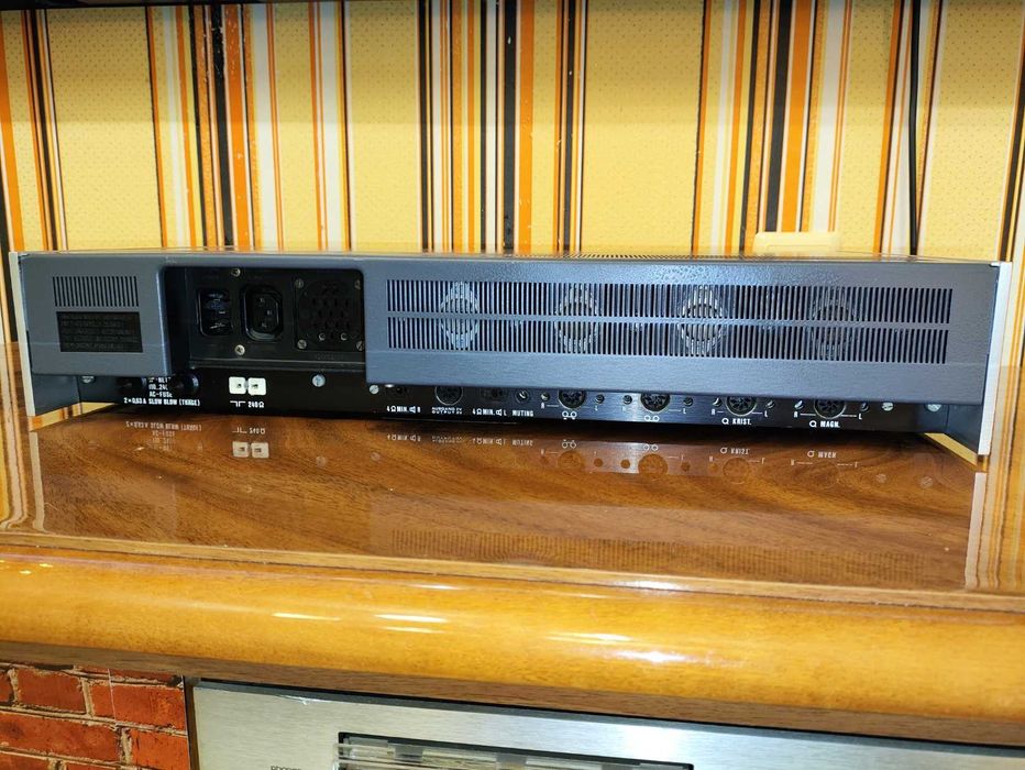 Усилитель ресивер Nordmende 7500ST, стрелочные индикаторы, 11кг звука