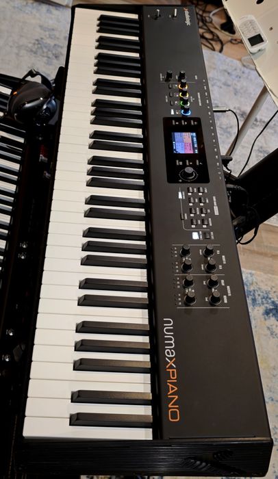 Studiologic numa x piano 73 novo!