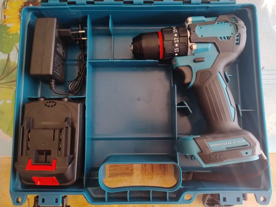 Wiertarko-wkrętarka bezprzewodowa bezszczotkowa akumulatorowa na baterie makita +walizka komplet