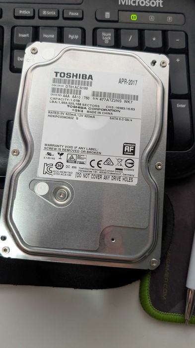 3x HDD Toshiba DT01ACA100 1TB — 30 €/cada