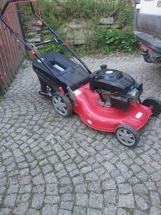 Kosiarka spalinowa z napędem