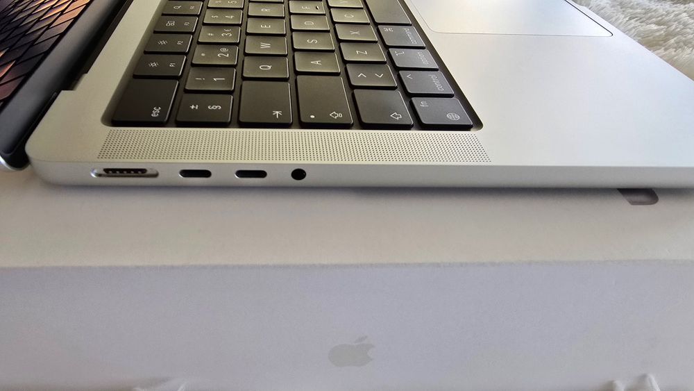 Macbook 14" M3 Pro (2024)