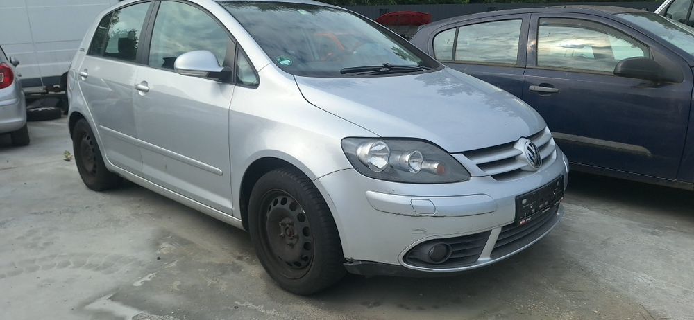 Kompletny przód do Volkswagen Golf V plus LA7W