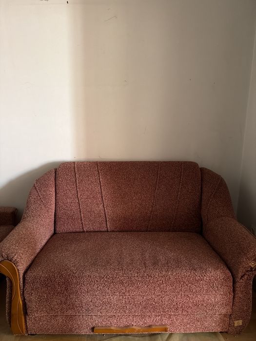 Диван та два крісла