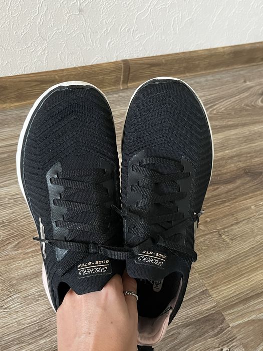жіночі кросівки Skechers , розмір 40