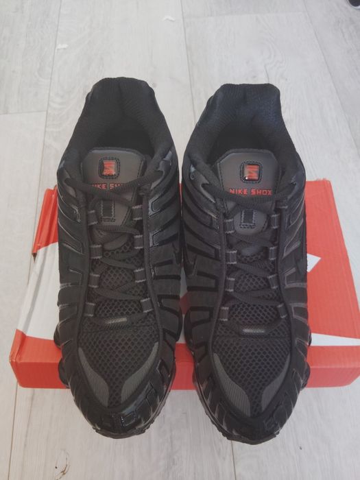 NIKE shox to czarne 43