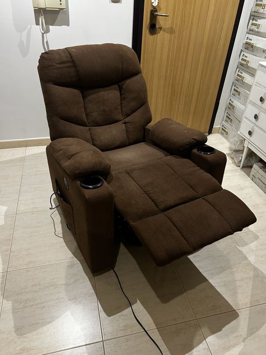 Cadeirão elétrico castanho de tecido