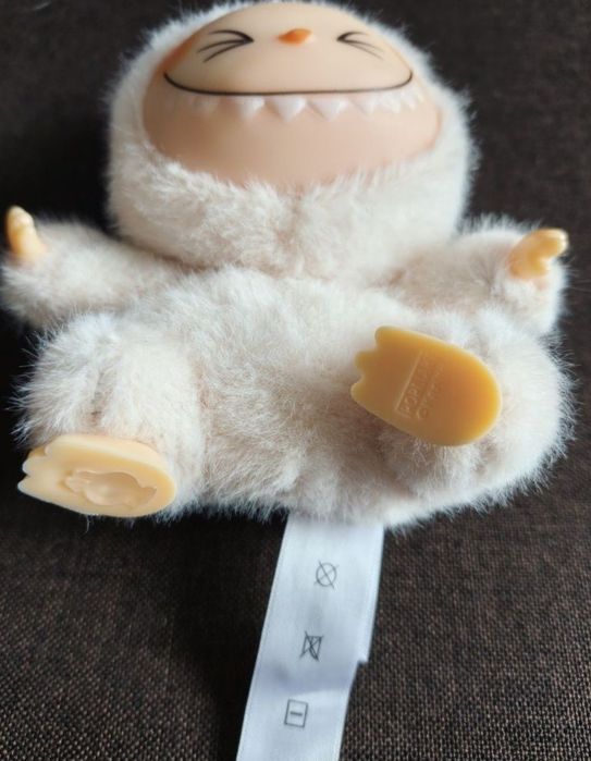 Maskotka labubu OKAZJA