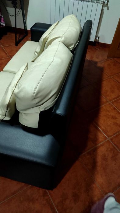 Sofá preto e branco