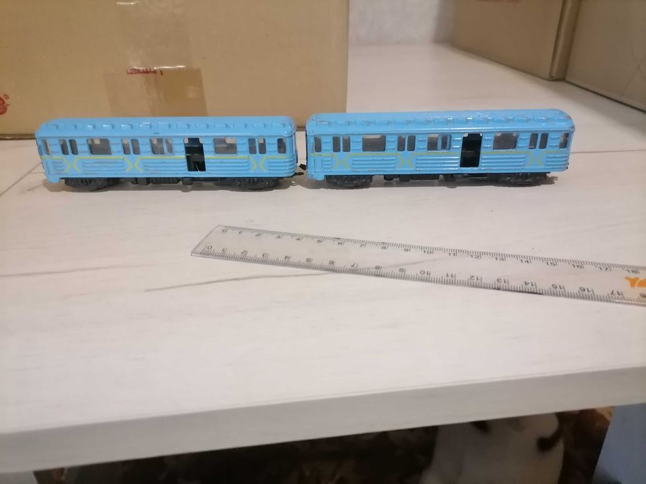 машинки метро технопарк 500 за 2шт
