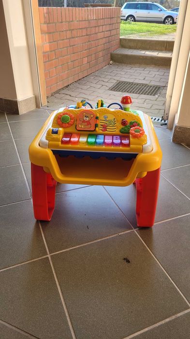 Stolik chicco edukacyjny 2 w 1 dwustronny