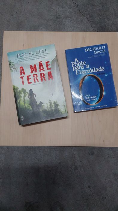 Pepetela, Richard Bach, Paul Auster, Jean M. Auel