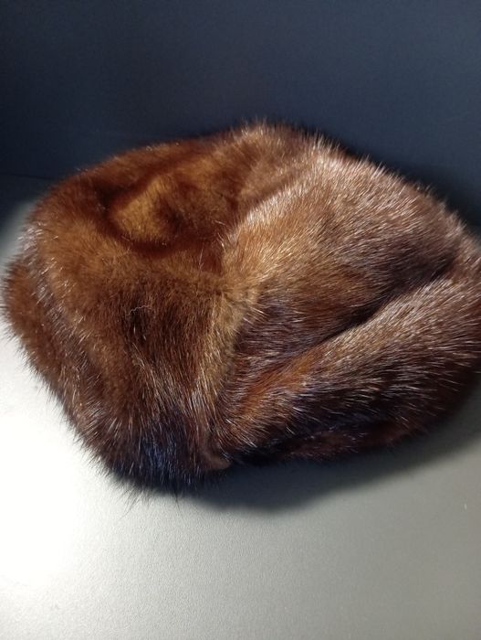 Czapka puchata damska