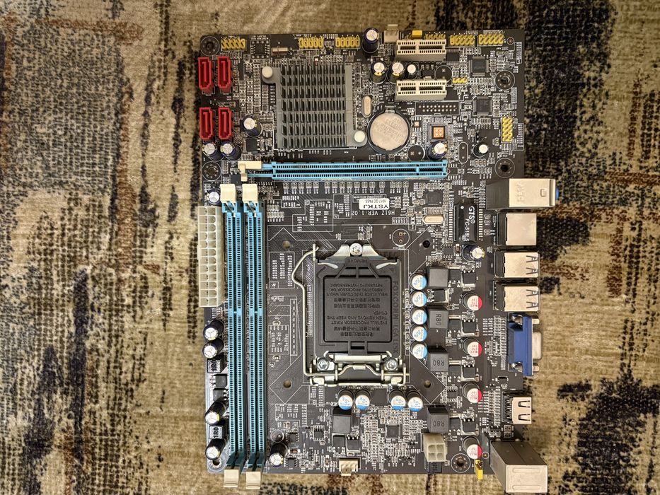материнська плата ASRock B75 Pro3-M