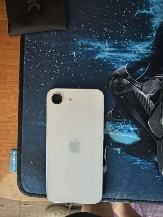 Apple iPhone 16e jak nowy