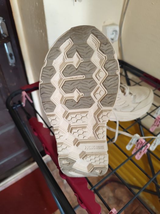 Продам кросовки HOKA новые 24размера