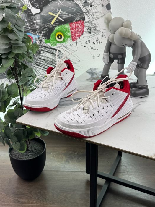 Кросівки шкіряні Jordan Max Aura 5 36.5 розмір Е17098