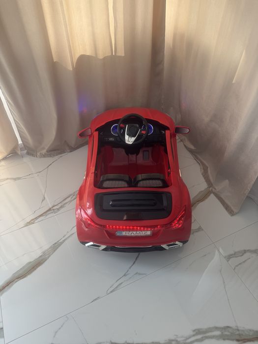 Duże auto na akumulator dla dziecka z pilotem