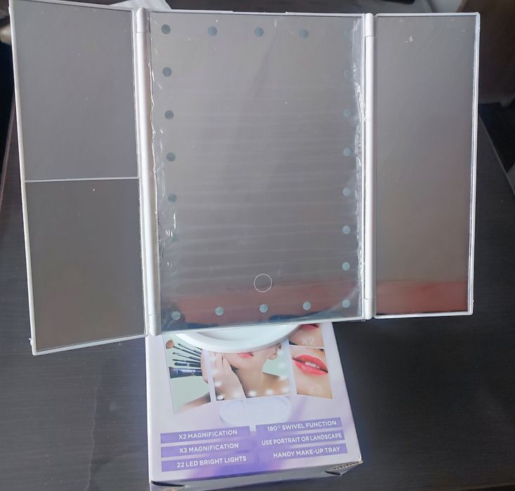 Потрійне дзеркало з лед підсвіткою