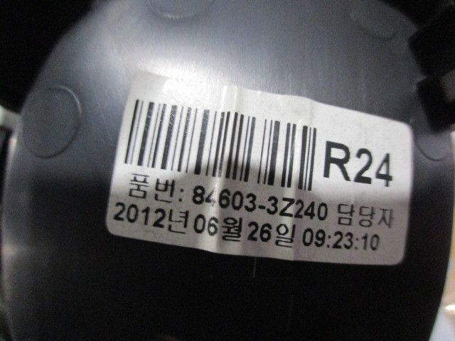 Moldura da consola central / rádio / aro HYUNDAI i40 CW (VF)