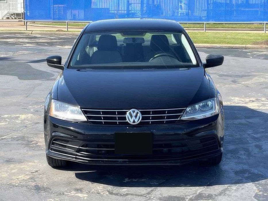 Volkswagen Jetta      2018