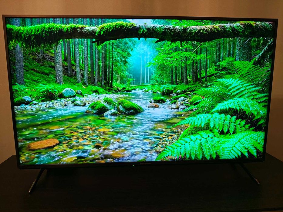 Telewizor Panasonic TX-40CXE720 / 40 Cali LED 4K Ultra HD (3840x2160)