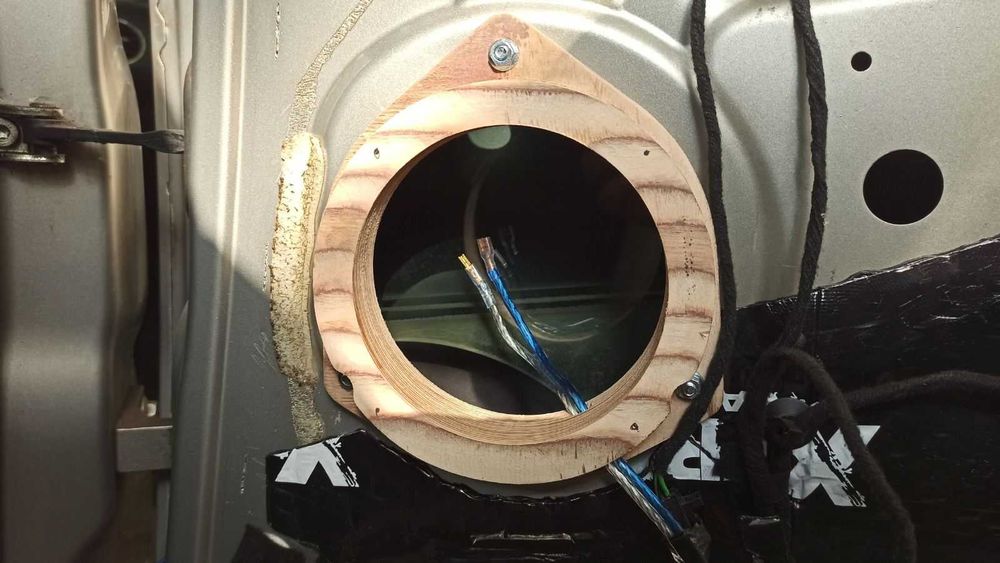 Подиумы под динамики на Fiat Doblo/Fiorino/Qubo/Citroen Nemo