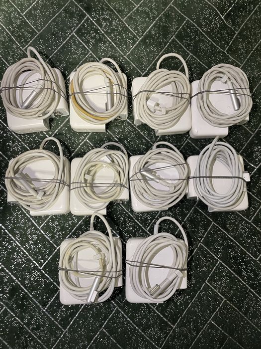 Продам зарядний пристрій до Macbook Magsafe 1.60 w