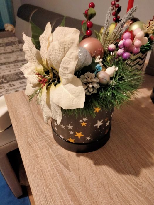 Świąteczny stroik flower box bożonarodzeniowy