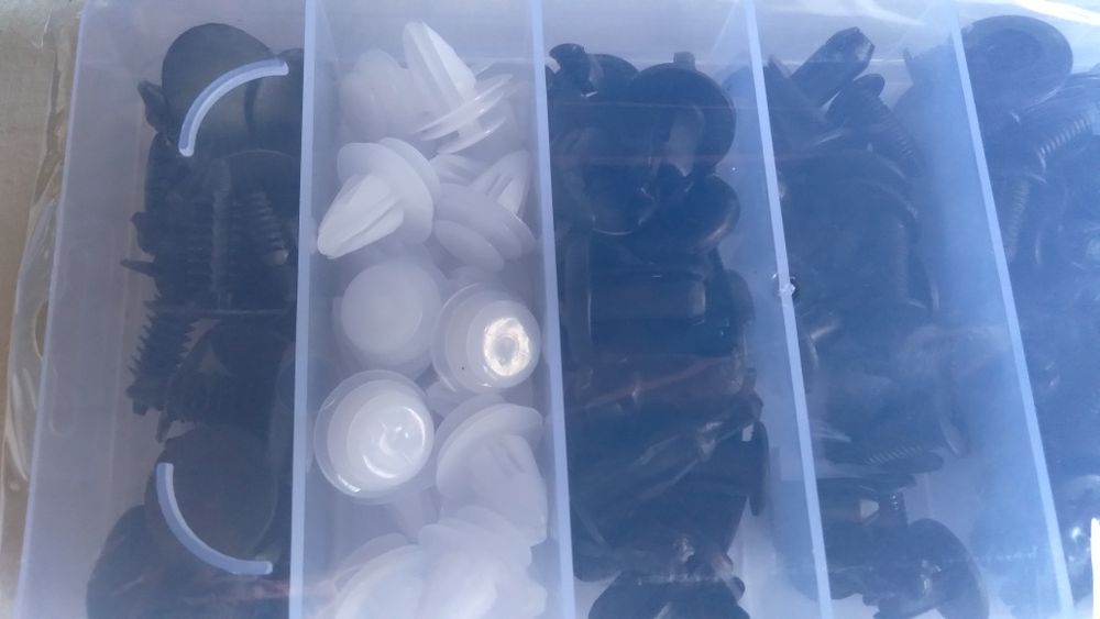 Caixa com 100 Molas para automoveis425472314300835843