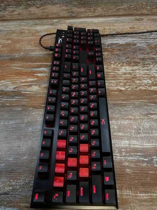 Топовая механическая клавиатура HyperX Alloy FPS Cherry MX Blue