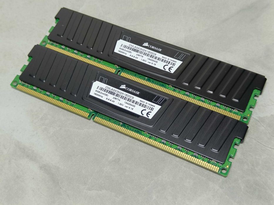 Оперативна память CORSAIR VENGEANCE LP DDR3 4GB - 1600MHz -