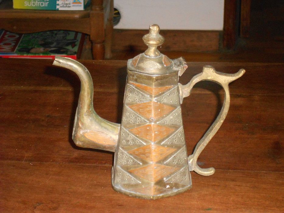 Bule muito antigo vintage cobre latao trabalhado