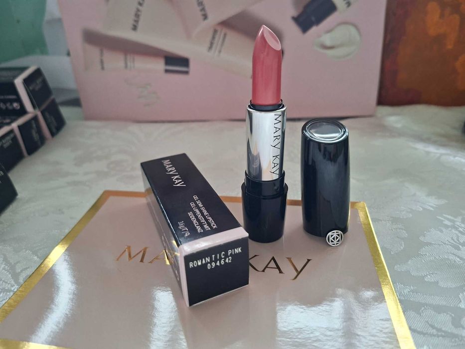 Mary Kay Gel Semi-Shine Lipstick – Romantic Pink
