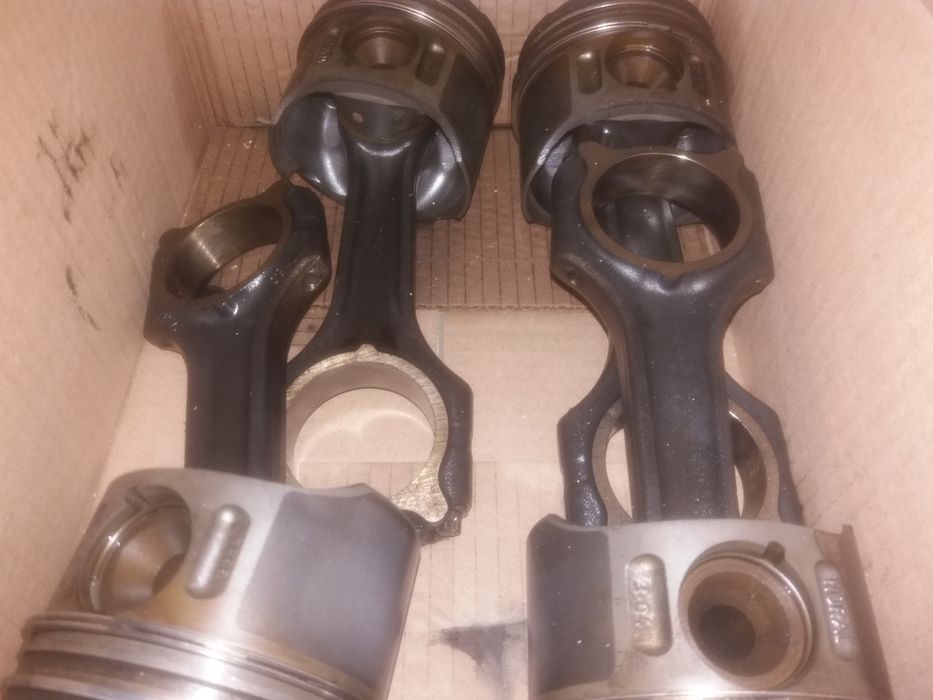 Поршні Шатуни Рено Мастер Трафік Спрінтер Лагуна Еспейс 2.2 -2.3 -2.5