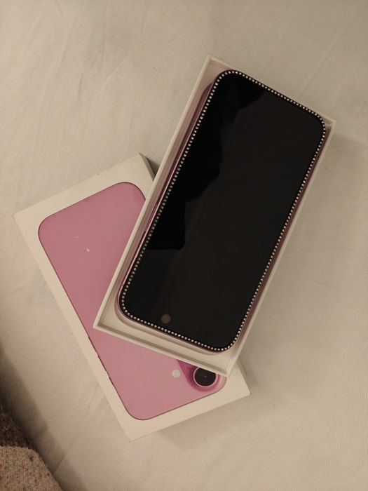 Vendo o meu iPhone 16 em estado novo, sem marcas de uso.
128Gb
Bateria
