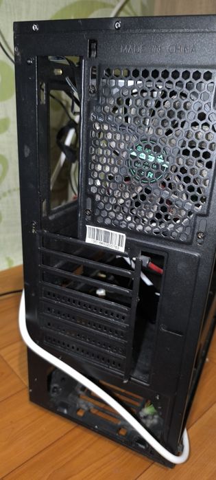 Корпус для пк та БП seasonic 80 bronze 520 ват