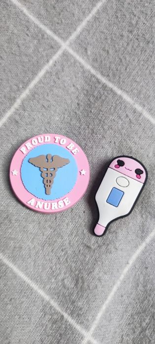Przypinki do Crocs buty medyczne pielęgniarka lekarz szpital