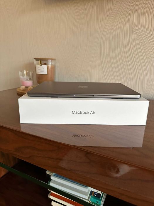 MacBook Air 13″ M3 – Como Novo (Fatura 2024) – 8 GB RAM / 256 GB SSD