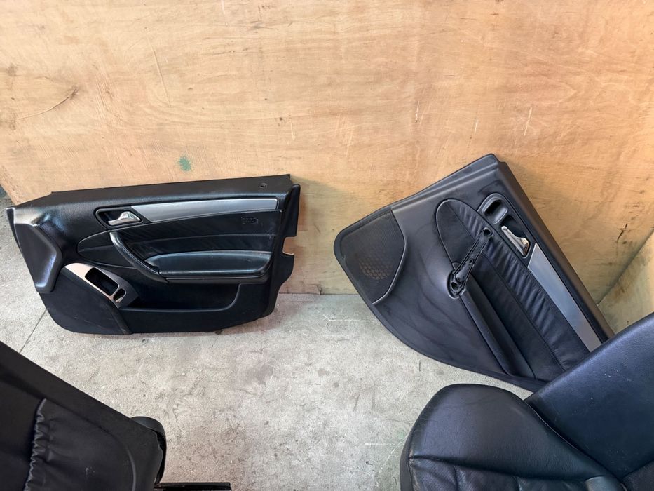Conjunto de Bancos em pele Mercedes W203 C200 C220 Sedan