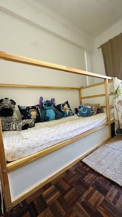Cama IKEA KURA + colchão ÅFJÄLL + cortina original