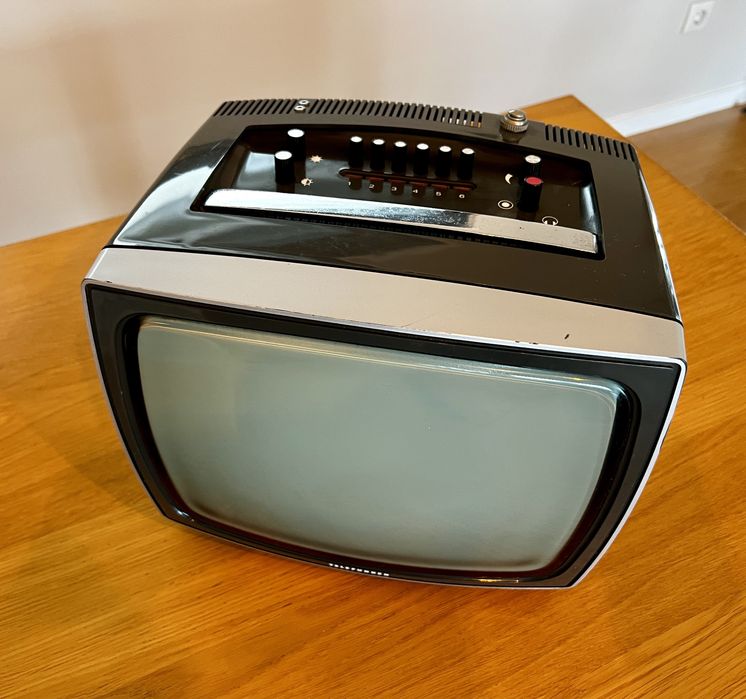 TV televisão Telefunken 12” preto e branco / Vintage / Retro