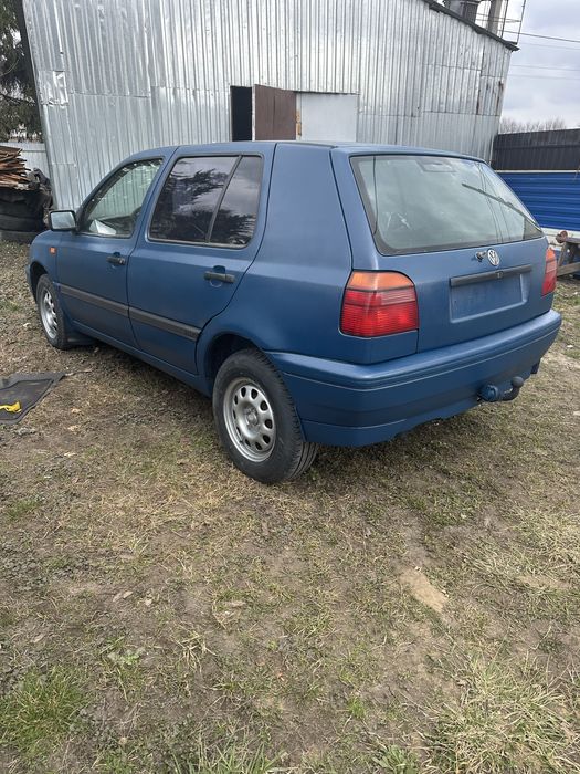 Автомобіль Гольф3