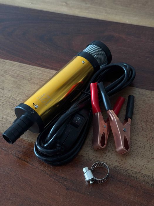 Praktyczna PRZENOŚNA Pompa GŁĘBINOWA 12V Zasilanie Akumulatorowe