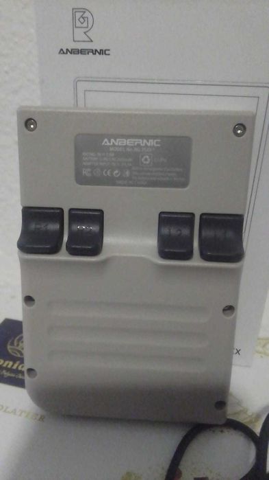 Consola Portátil Anbernic RG35XX - Cinza - Nova!!