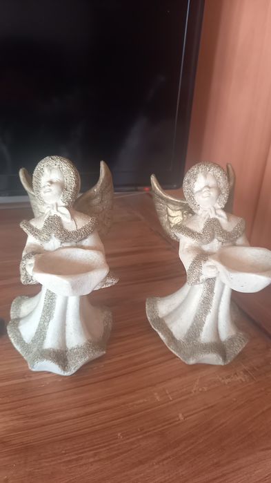 Pair of Angels in Beige and Gold
I have 2 and sell them separately; the price is for