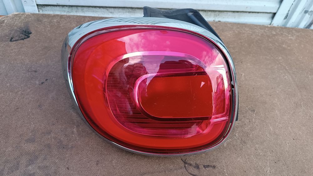 Vendo farolim esquerdo de Fiat 500L ano 2013